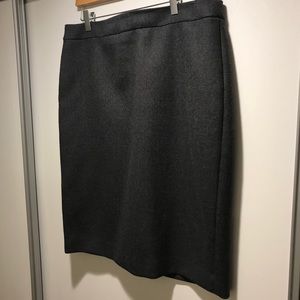 Get ready for fall 🍂🍁 wool pencil skirt!